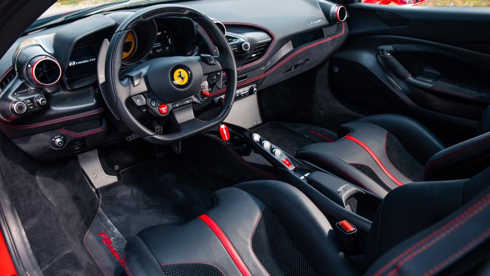 Intérieur de la Ferrari F8 Tributo